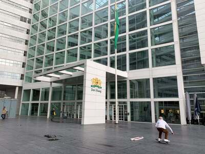 ingang-stadhuis-den-haag ingang-stadhuis-den-haag